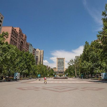L&L. Apartment Yerevan Ngoại thất bức ảnh