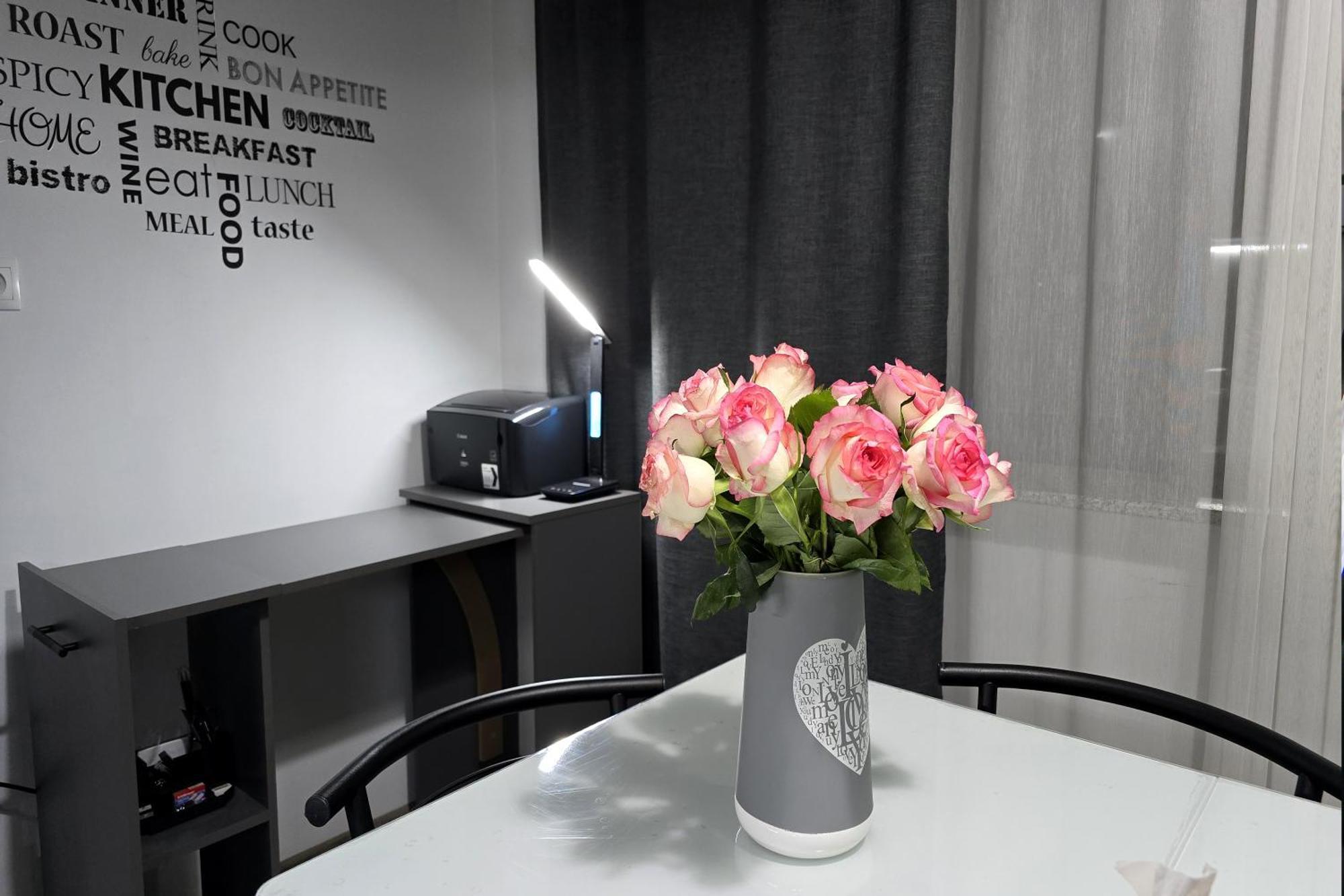 L&L. Apartment Yerevan Ngoại thất bức ảnh