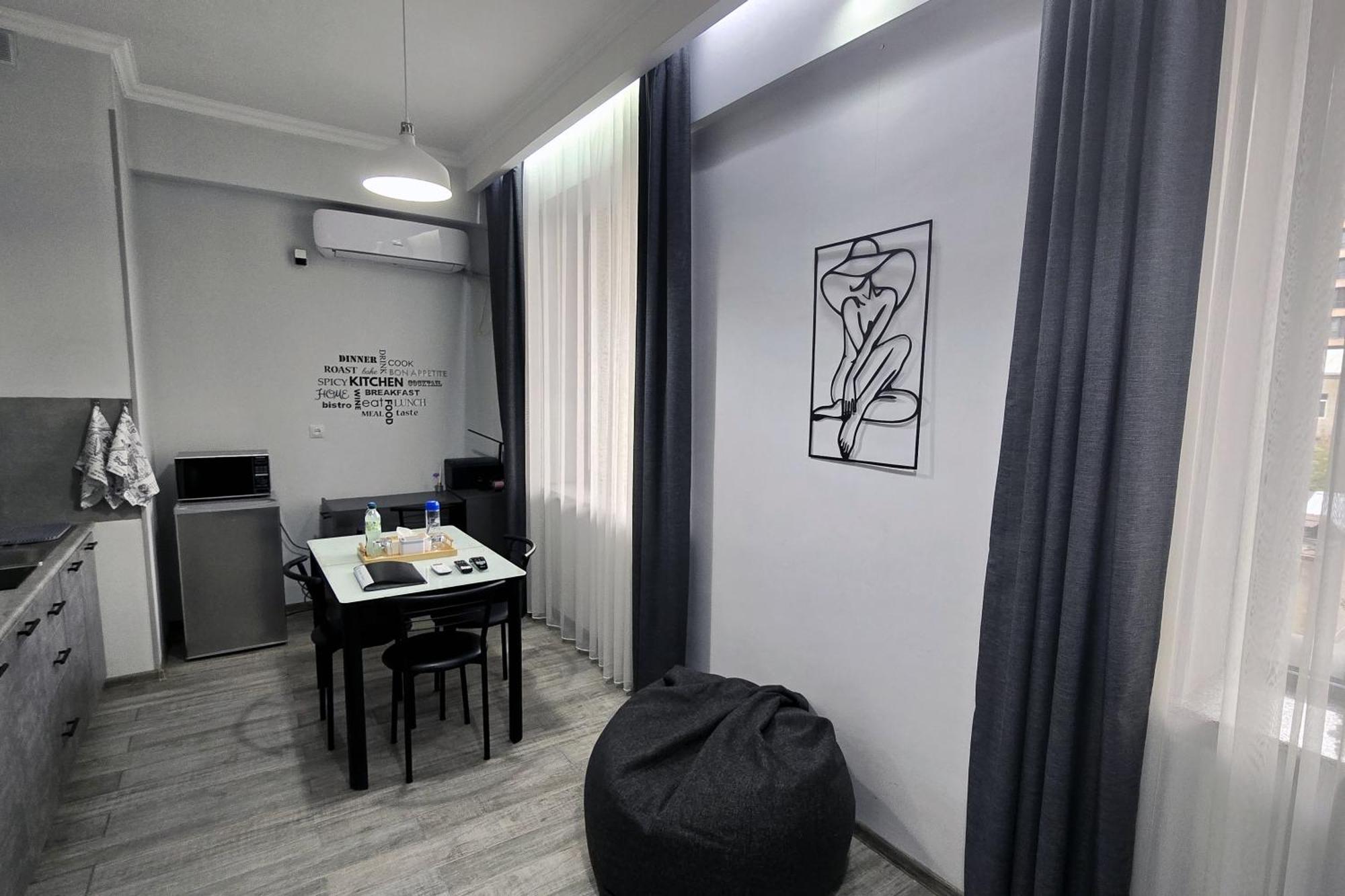 L&L. Apartment Yerevan Ngoại thất bức ảnh