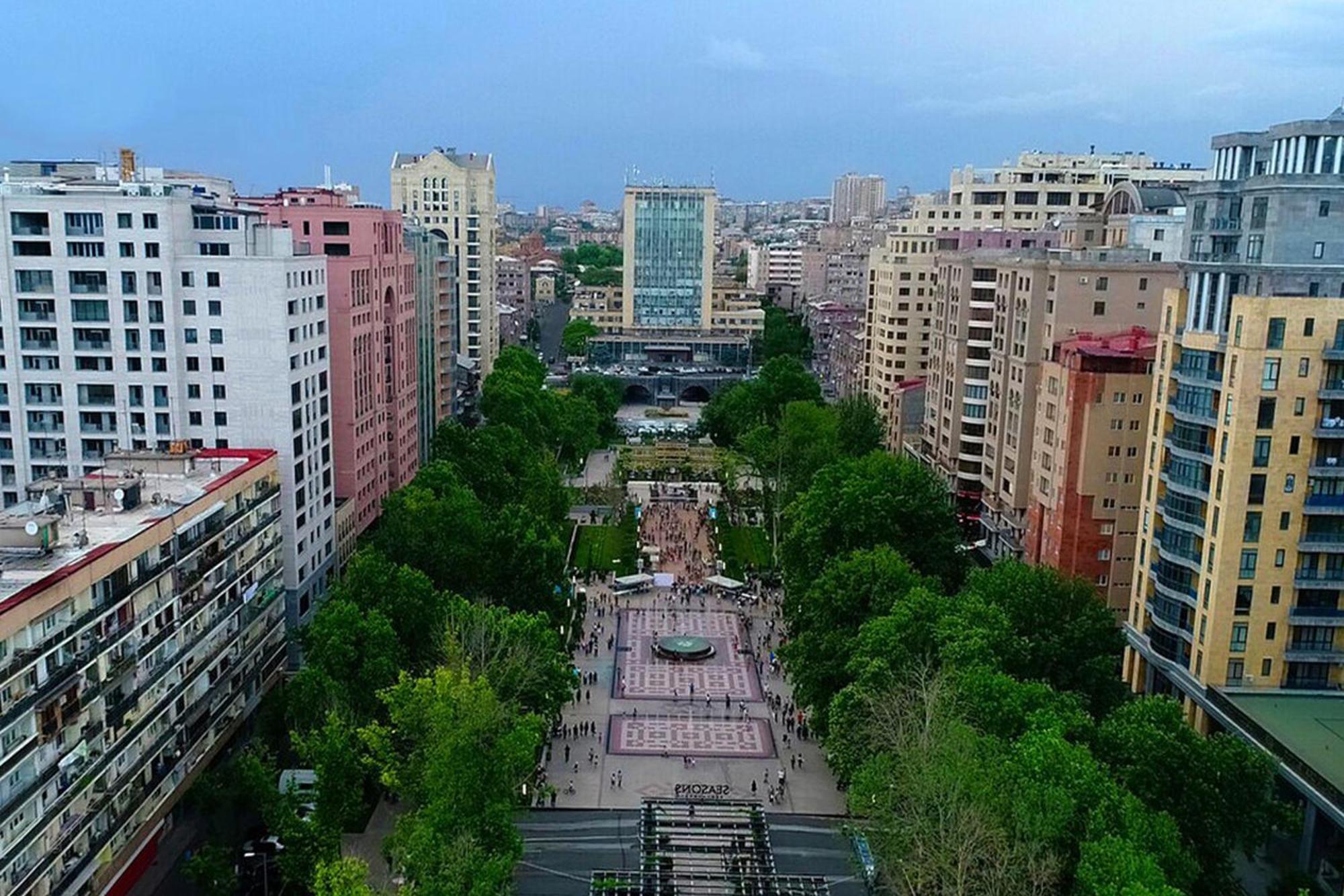 L&L. Apartment Yerevan Ngoại thất bức ảnh